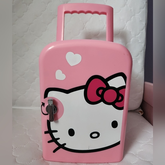 Sanrio Hello Kitty Pink Mini Refrigerator and Food Warmer - Picture 2 of 14